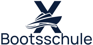 BootsschuleX Logo mit stilisiertem Steuerrad und moderner Schrift